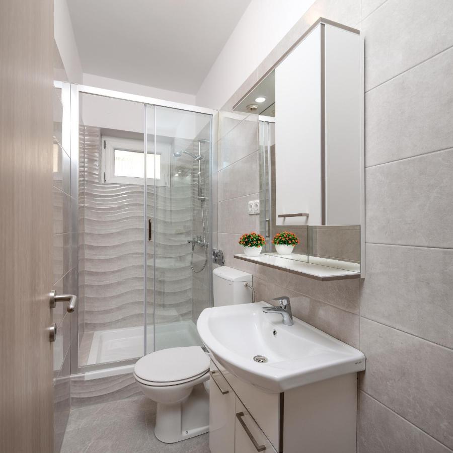 Apartments 20 Meters From The Beach Jesenice  Ngoại thất bức ảnh