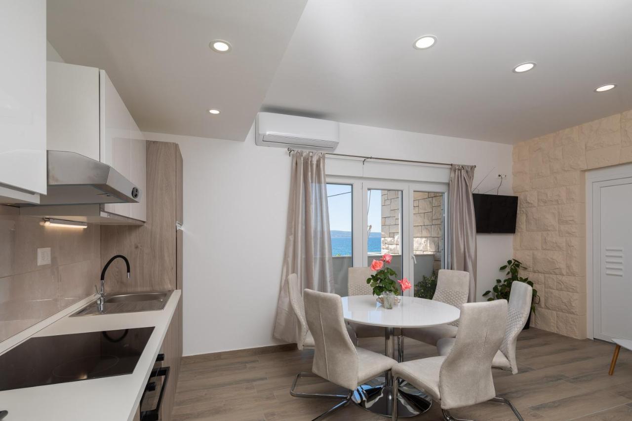 Apartments 20 Meters From The Beach Jesenice  Ngoại thất bức ảnh