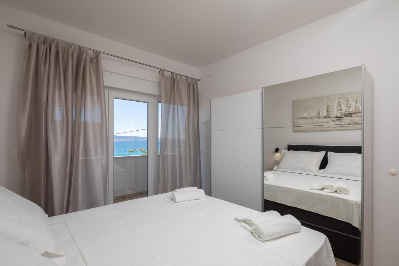 Apartments 20 Meters From The Beach Jesenice  Phòng bức ảnh